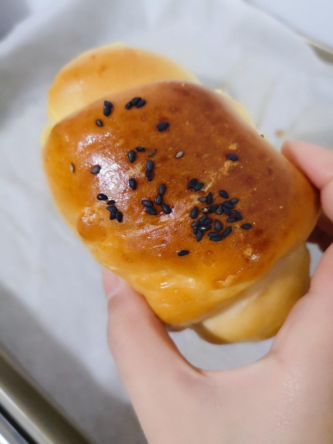 全麦肉松面包卷