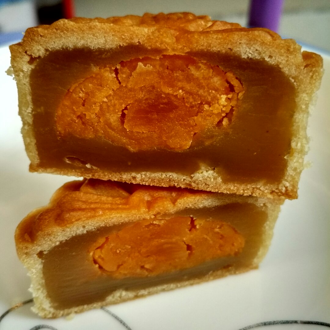 广式月饼——蛋黄莲蓉月饼