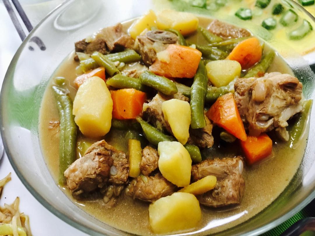胡萝卜土豆炖排骨