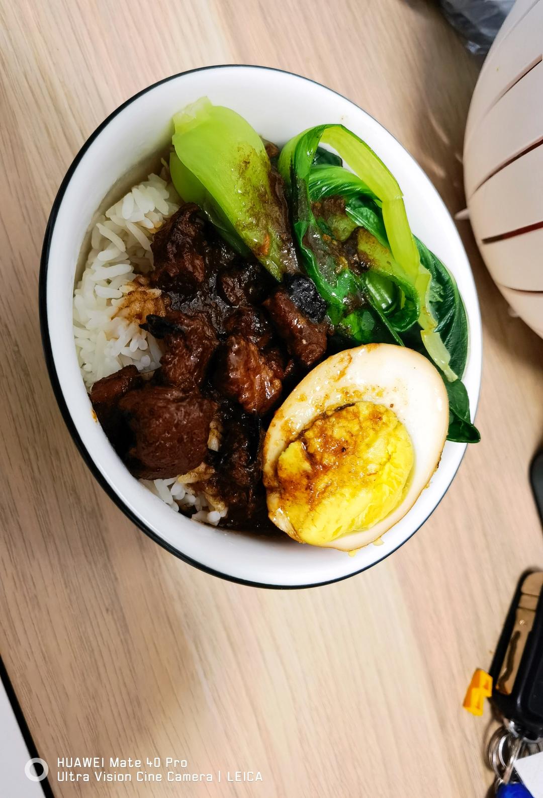 洋葱酥卤肉饭