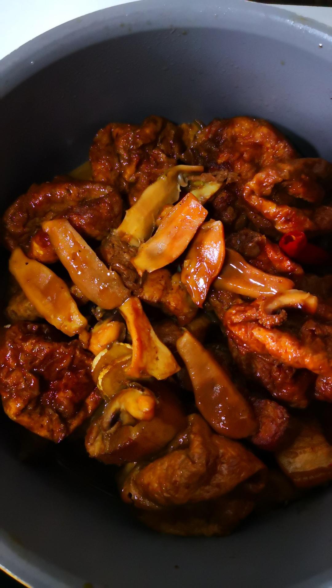 墨鱼干烧肉
