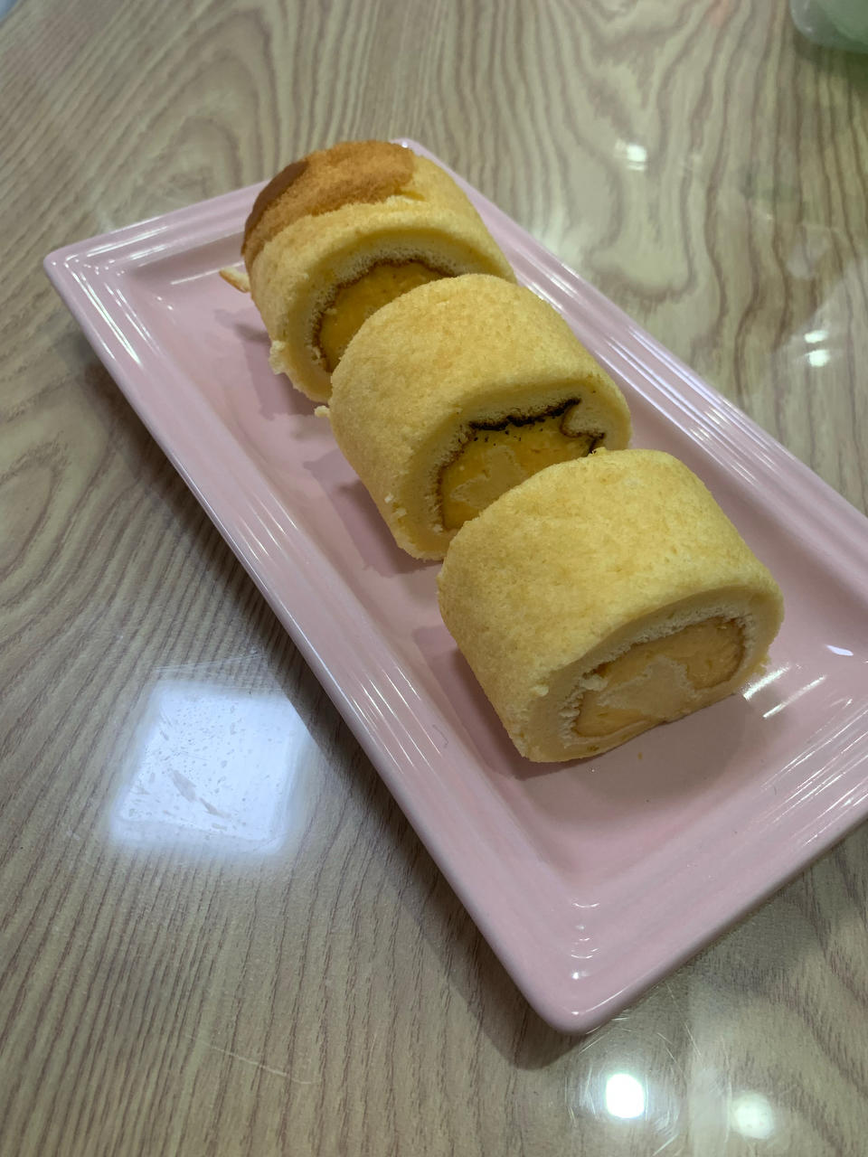 “小三卷”|小烤盘原味蛋糕卷，我也能随心所欲卷蛋糕啦（全程GIF动图示范）