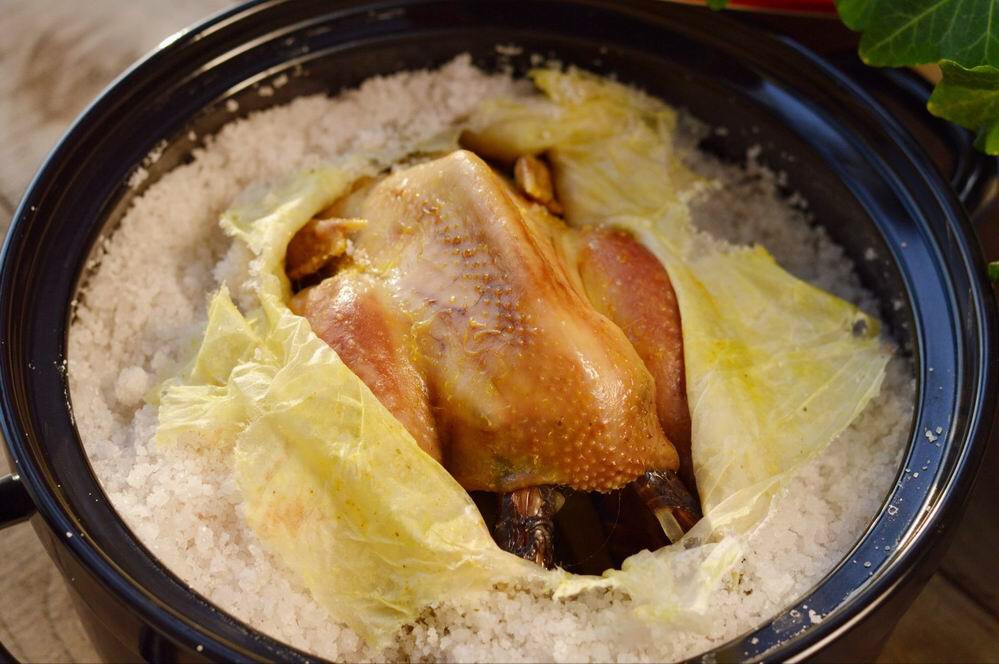 砂锅盐焗鸡的做法 步骤9