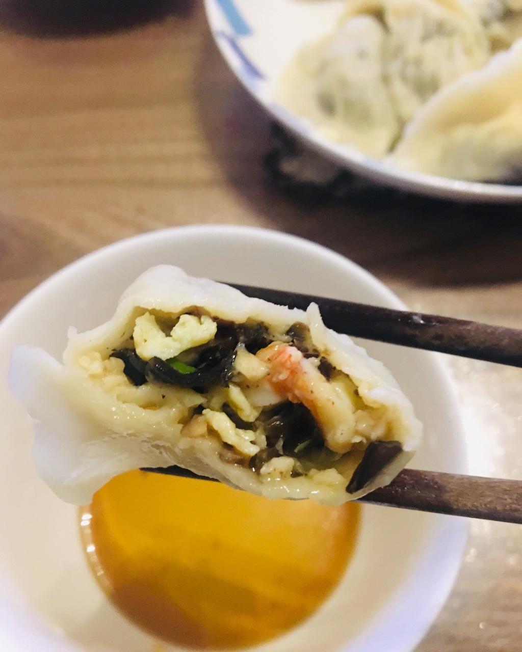 song小厨做的晚餐2018年12月23日 发个昨晚吃的冬至饺子,香菇木耳鸡蛋