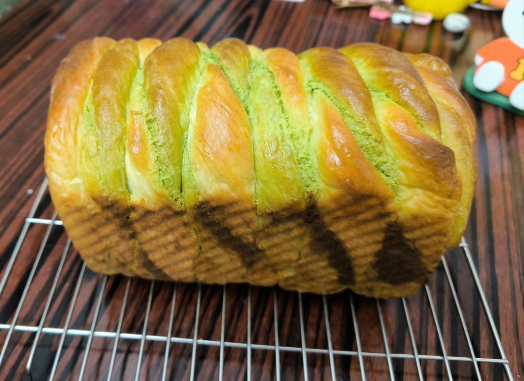 双色斑斓奶酥吐司