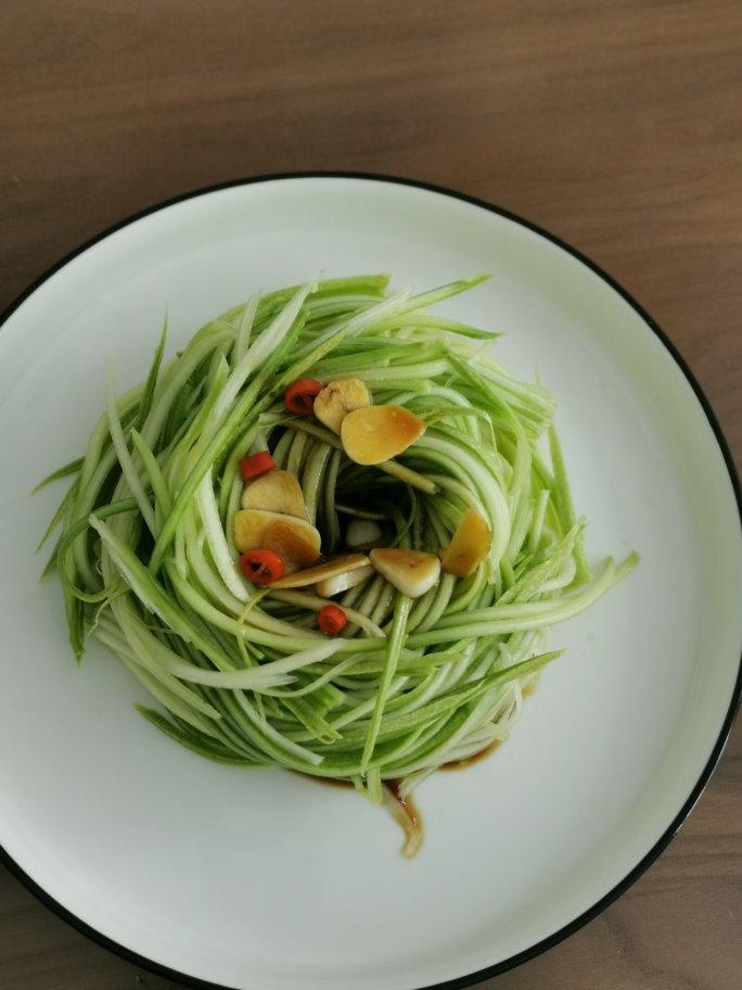 捞汁西葫芦