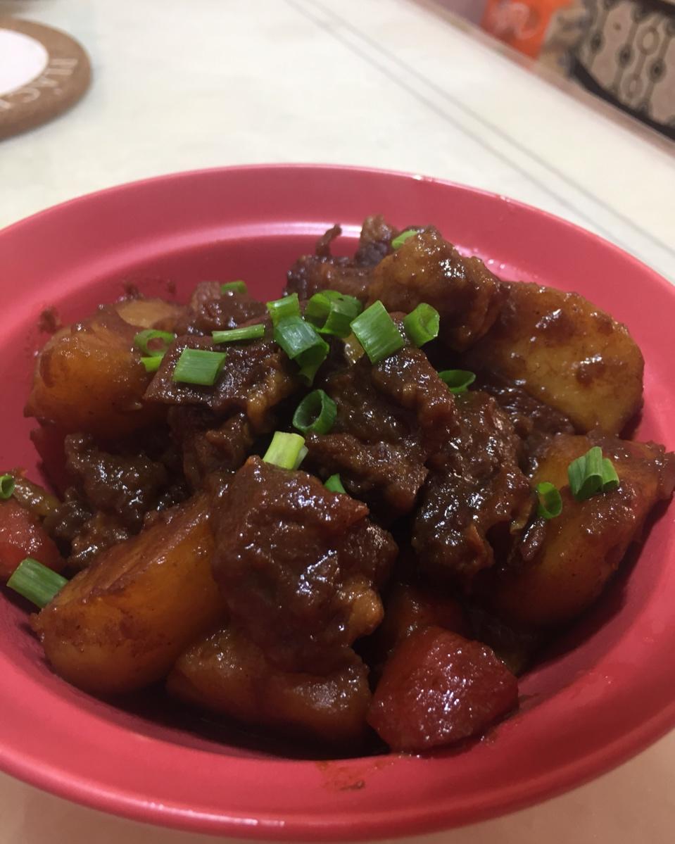 沙沙土豆胡萝卜炖牛肉