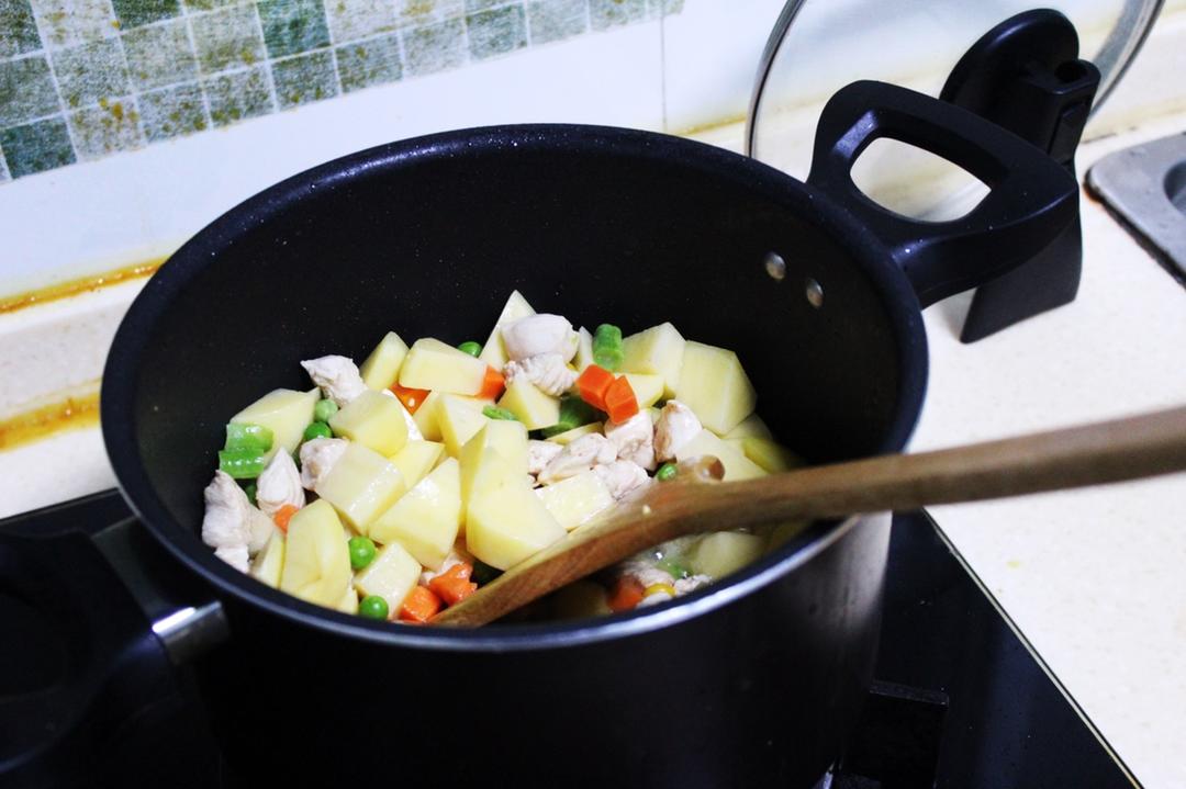 咖喱鸡肉饭