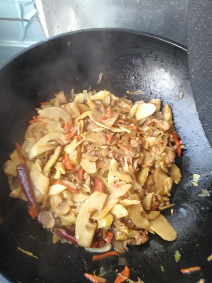 春笋炒肉（附这道菜的最佳打开方式）