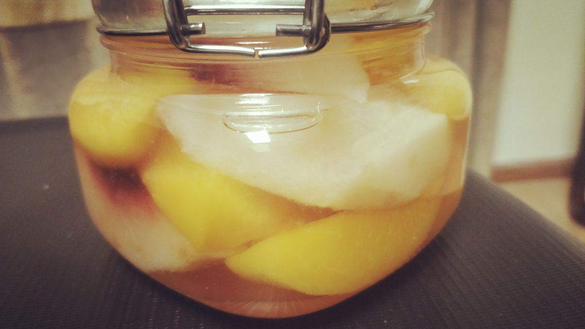 黄桃白桃罐头的做法 步骤5