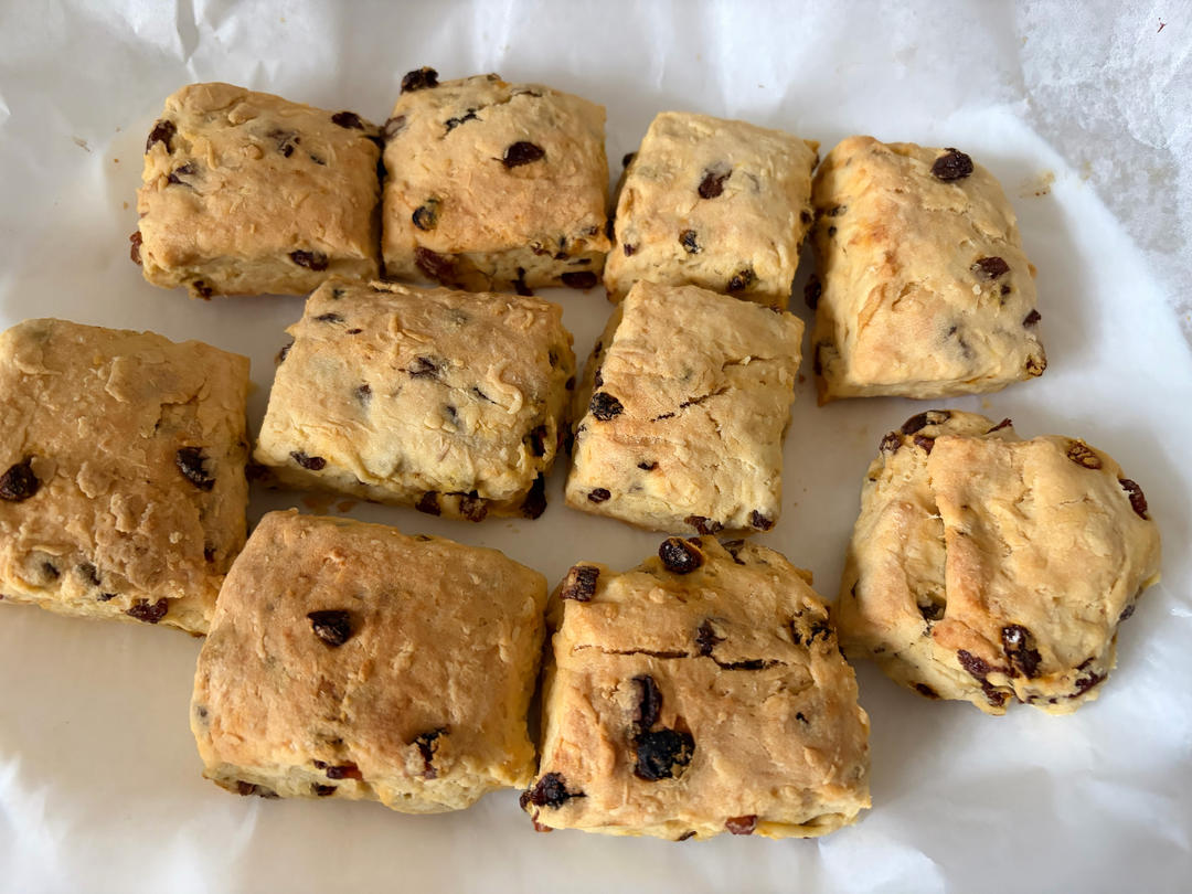 消耗淡奶油的司康