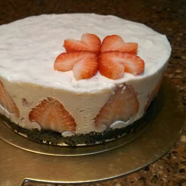 草莓果粒冻芝士蛋糕