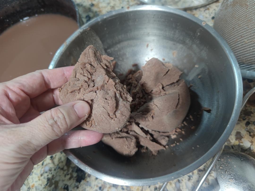 红豆沙馅，入口即化，古法制作无须机器