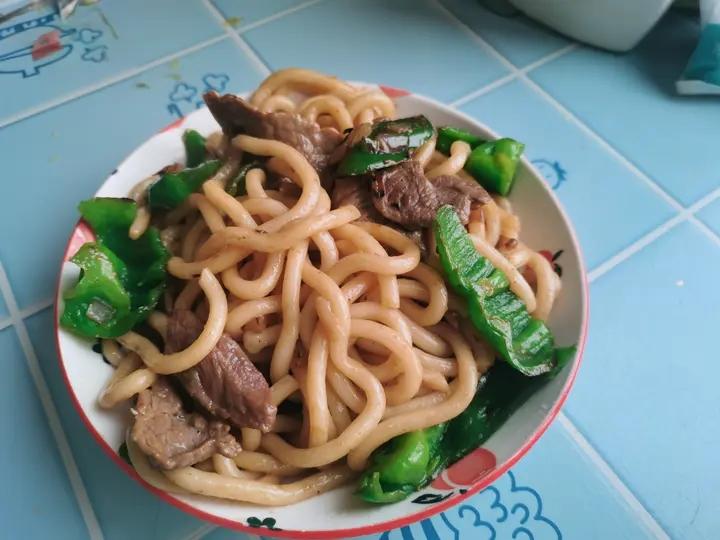 【好吃到舔盘的乌冬面】