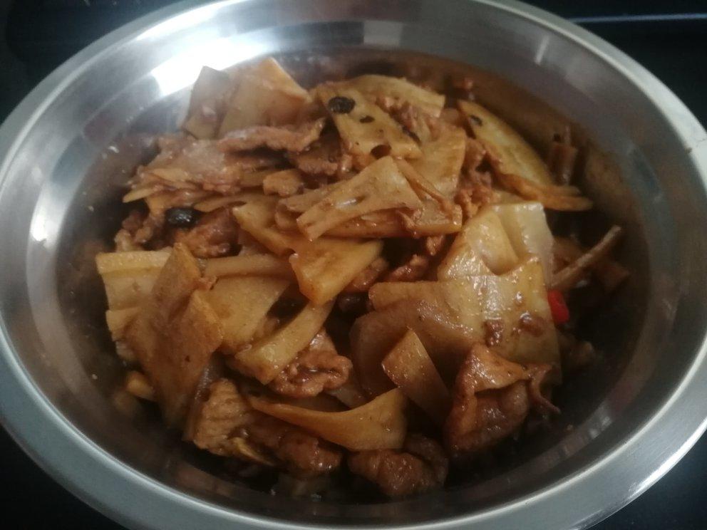 莲藕片炒肉