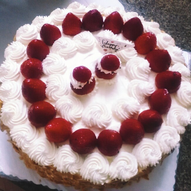 6寸草莓奶油戚风蛋糕