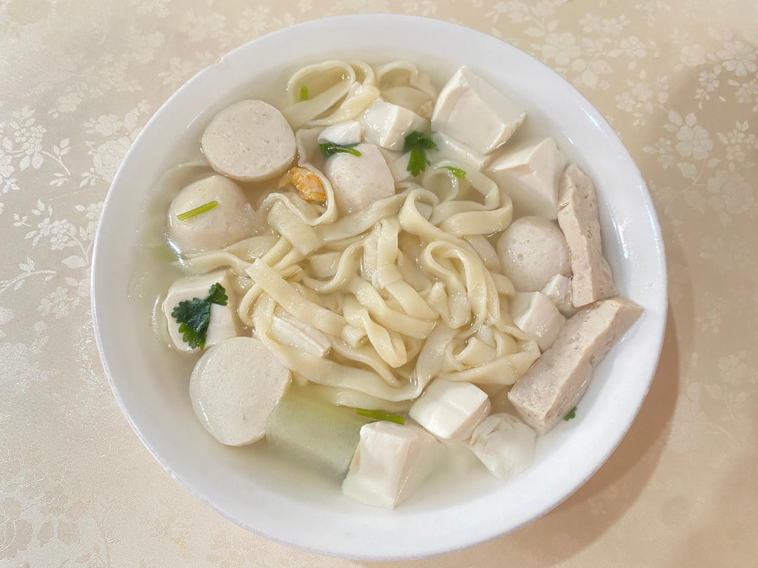 【小高姐】手擀肉臊面  手工做出口感劲道的擀面条