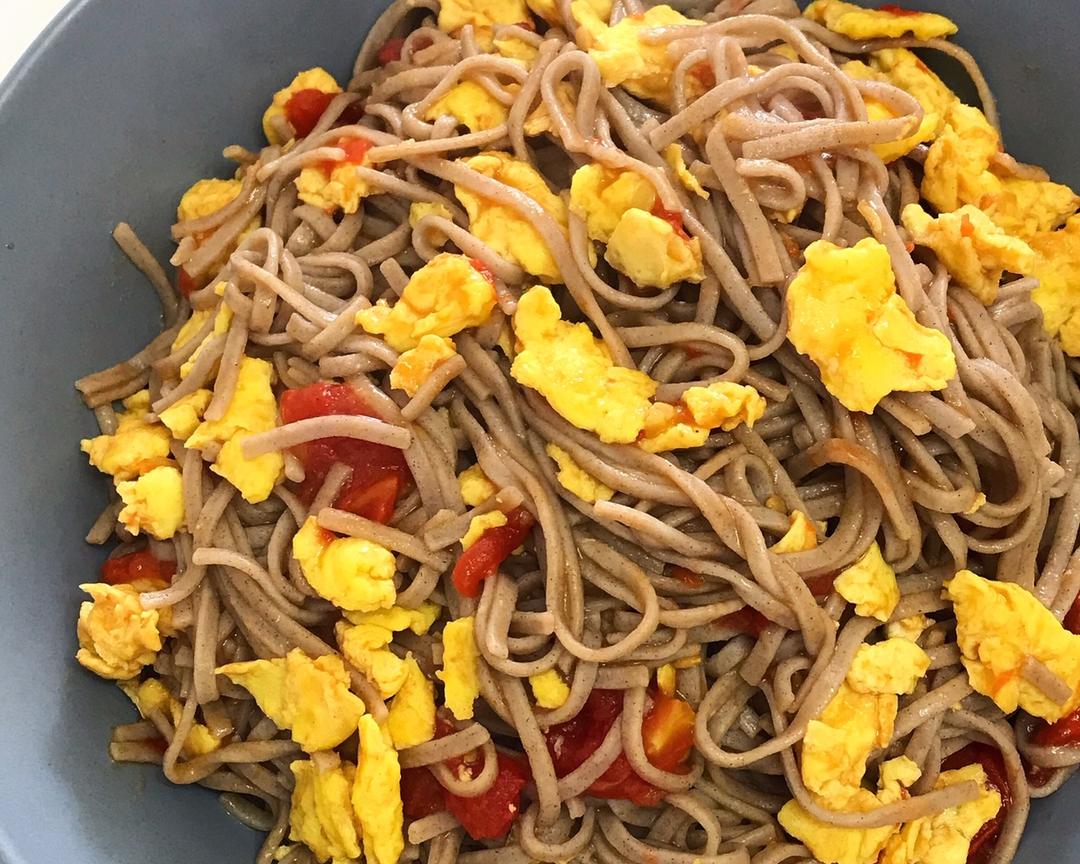 减脂餐 番茄鸡蛋荞麦面的做法