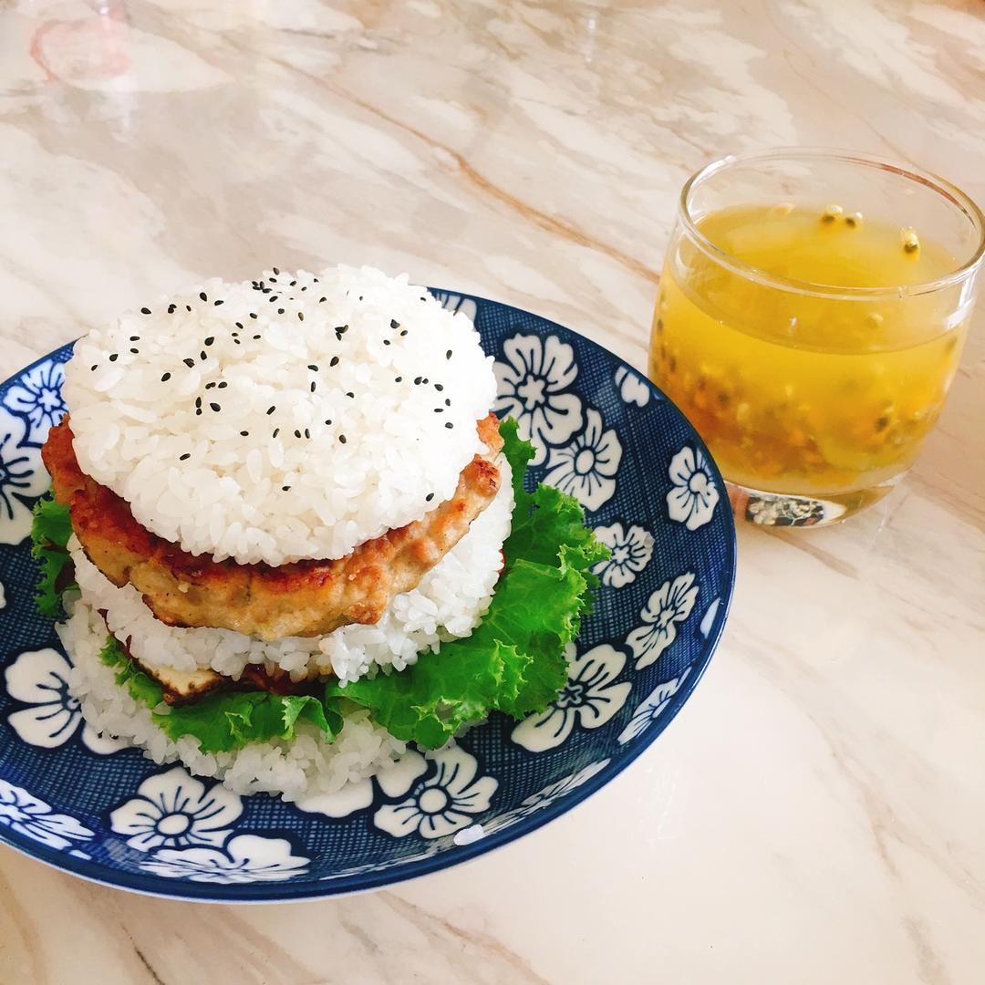 忈新做的米饭汉堡