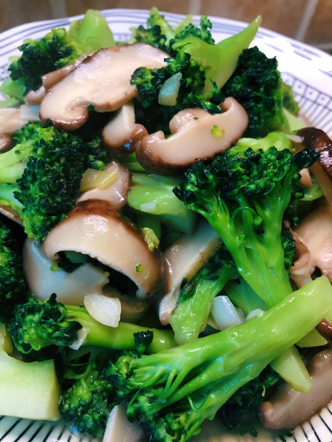 花菇炒西蓝花「低脂&减肥」的做法