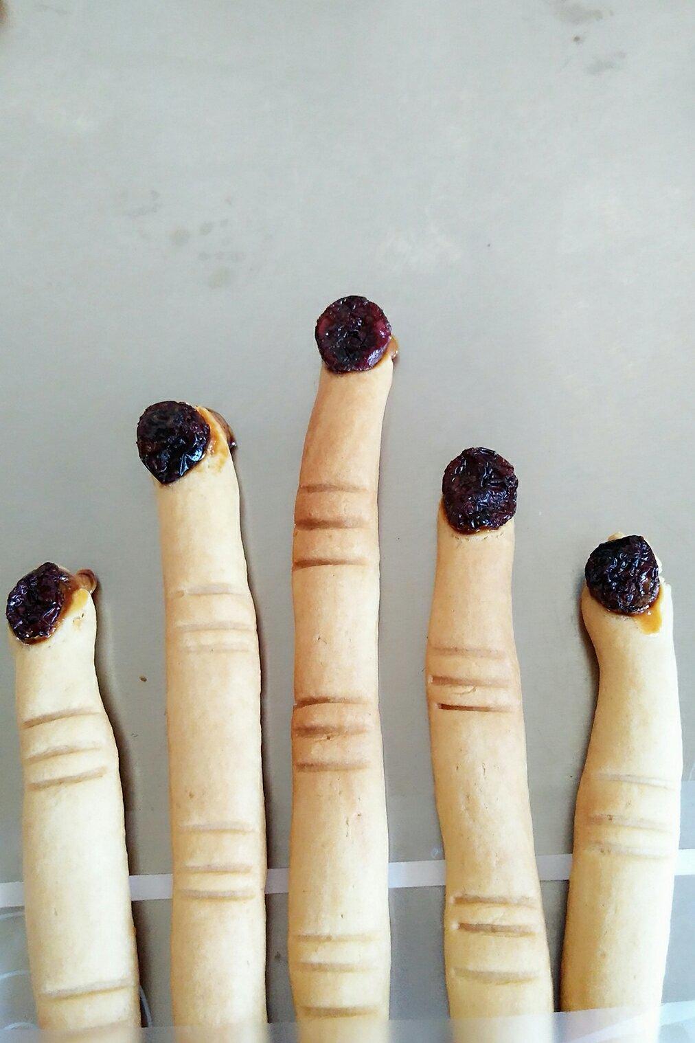 沃德烘焙做的【万圣节】万圣节女巫手指饼干—美的t7-l382b智烤大师