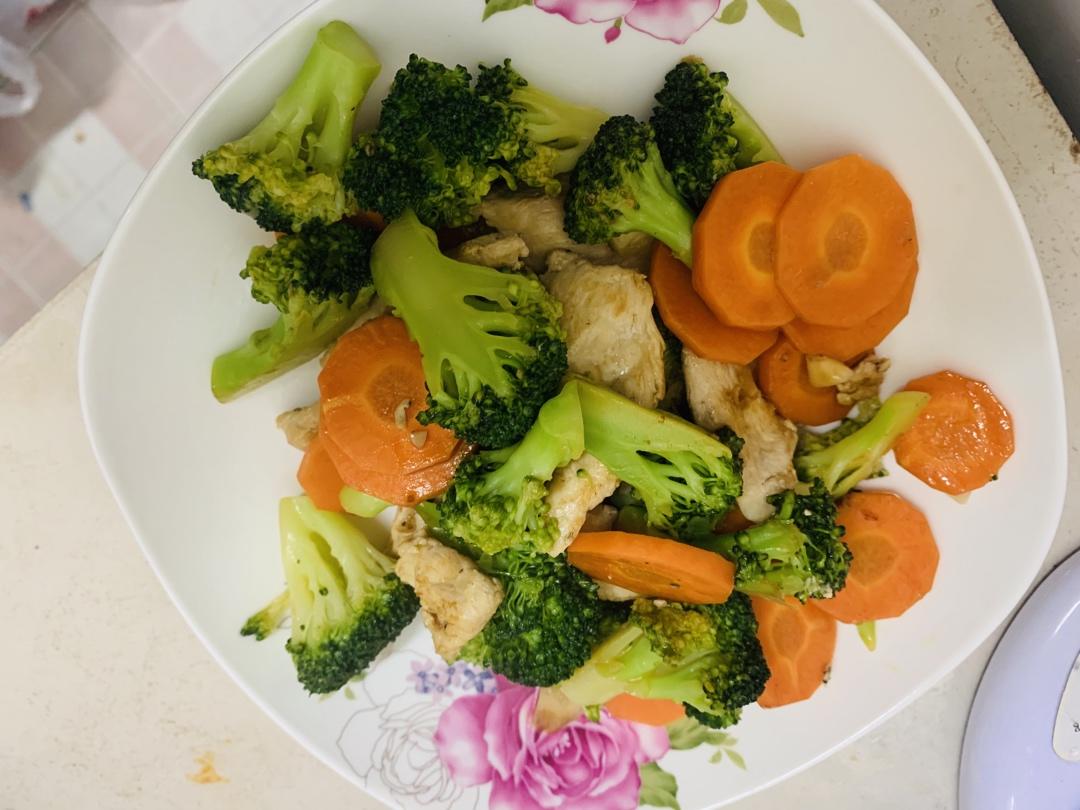 减脂餐 西兰花炒鸡胸肉