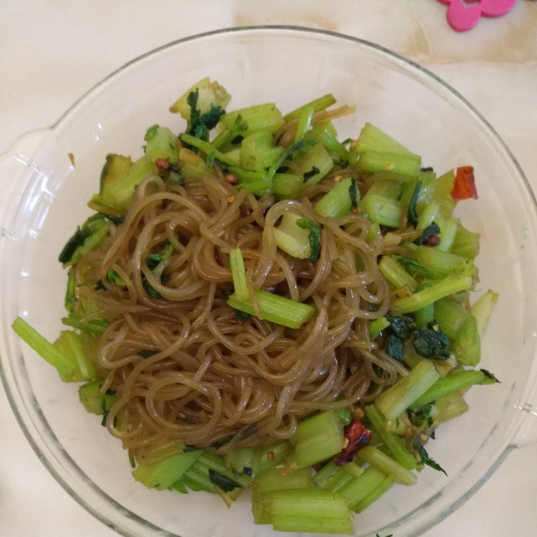 香芹炒粉丝