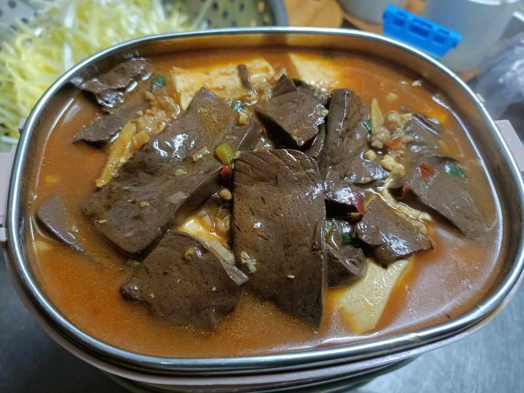能吃三碗饭的红烧鸭血豆腐