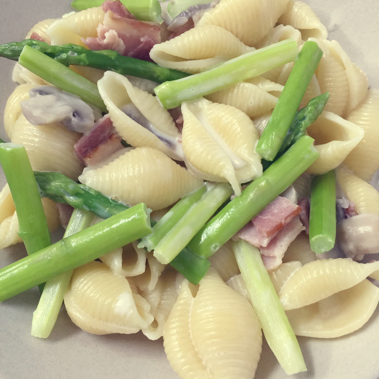 奶油培根意大利面