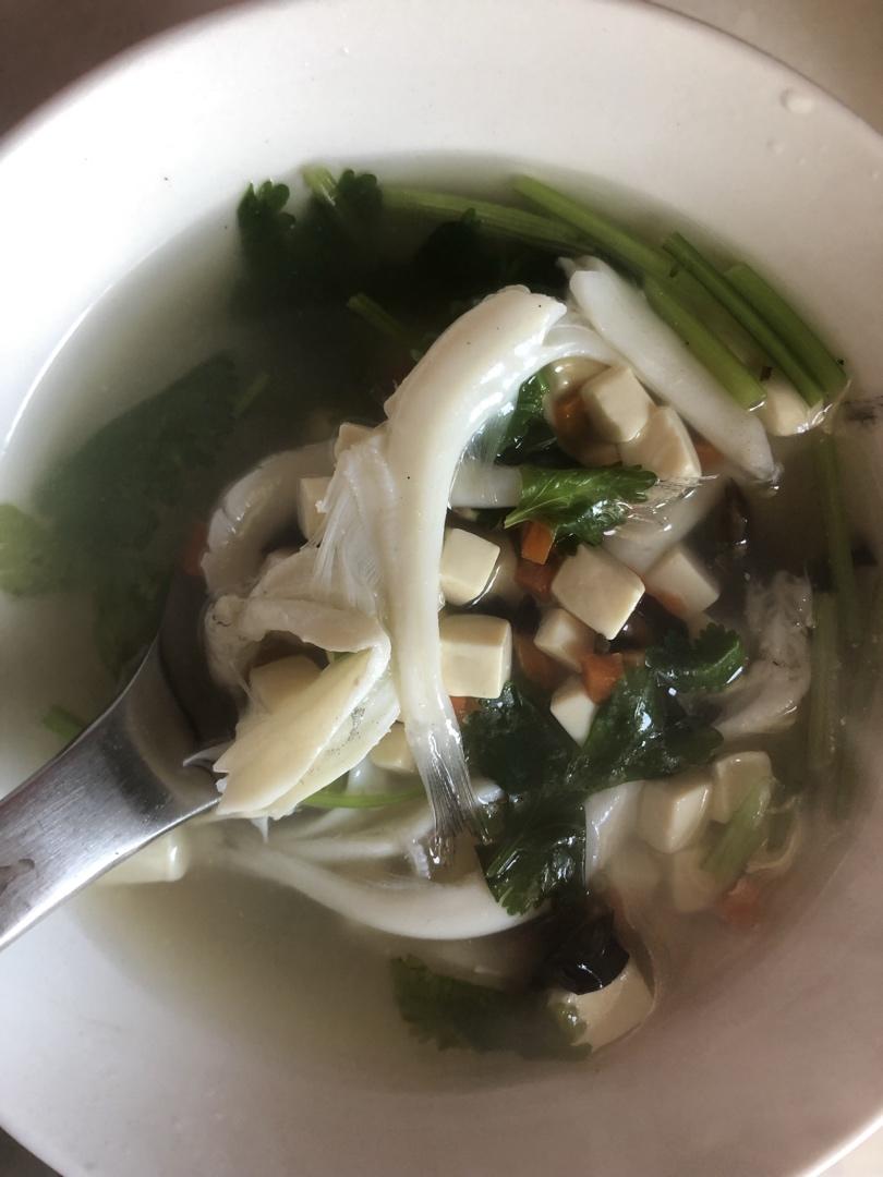 银鱼豆腐汤