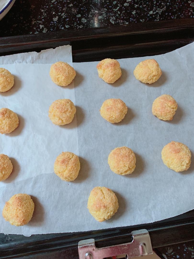 史上最简单的小甜品奶香椰蓉球