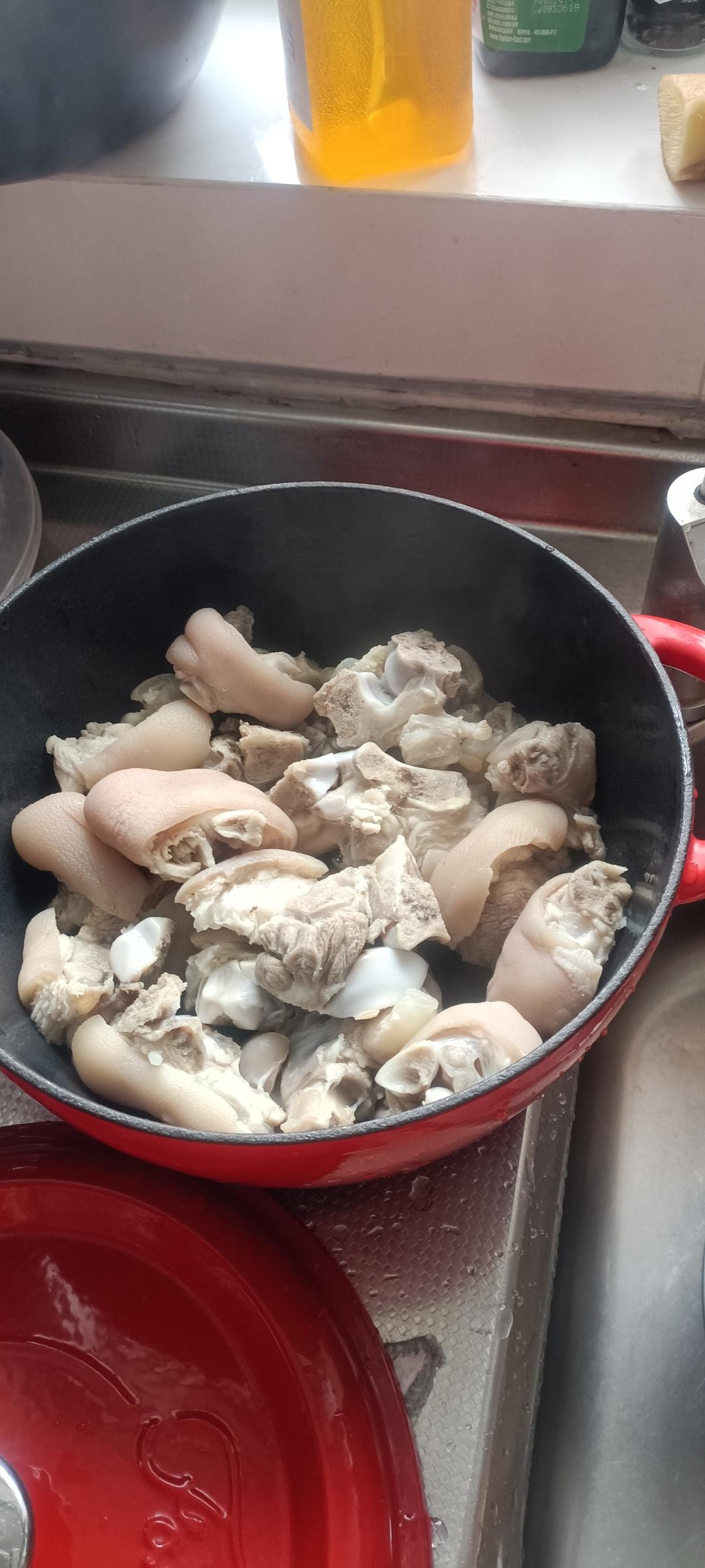 让你妥妥干掉三碗饭的                                      红烧大蹄髈