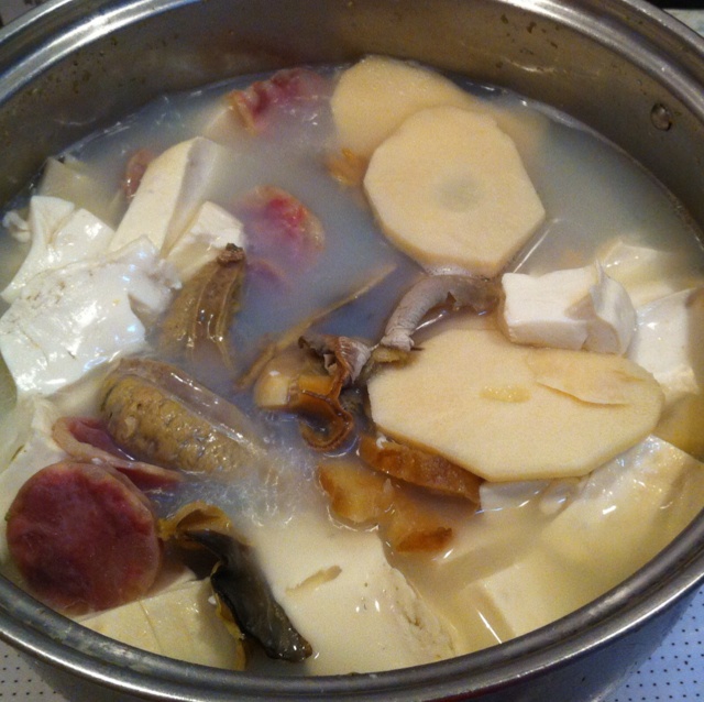 河蚌咸肉豆腐煲