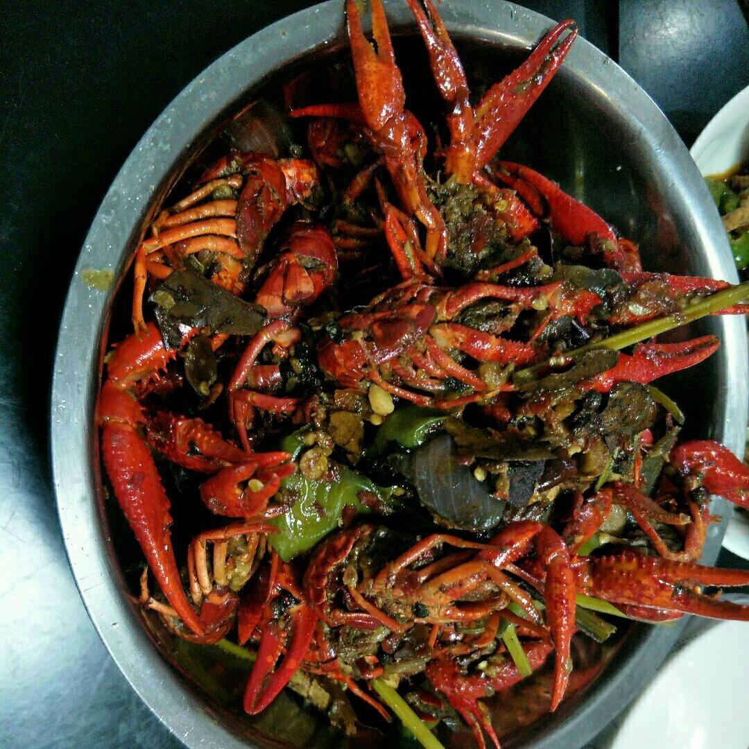 不放火锅底料的麻辣十三香小龙虾（附洗虾去虾线剥虾视频）