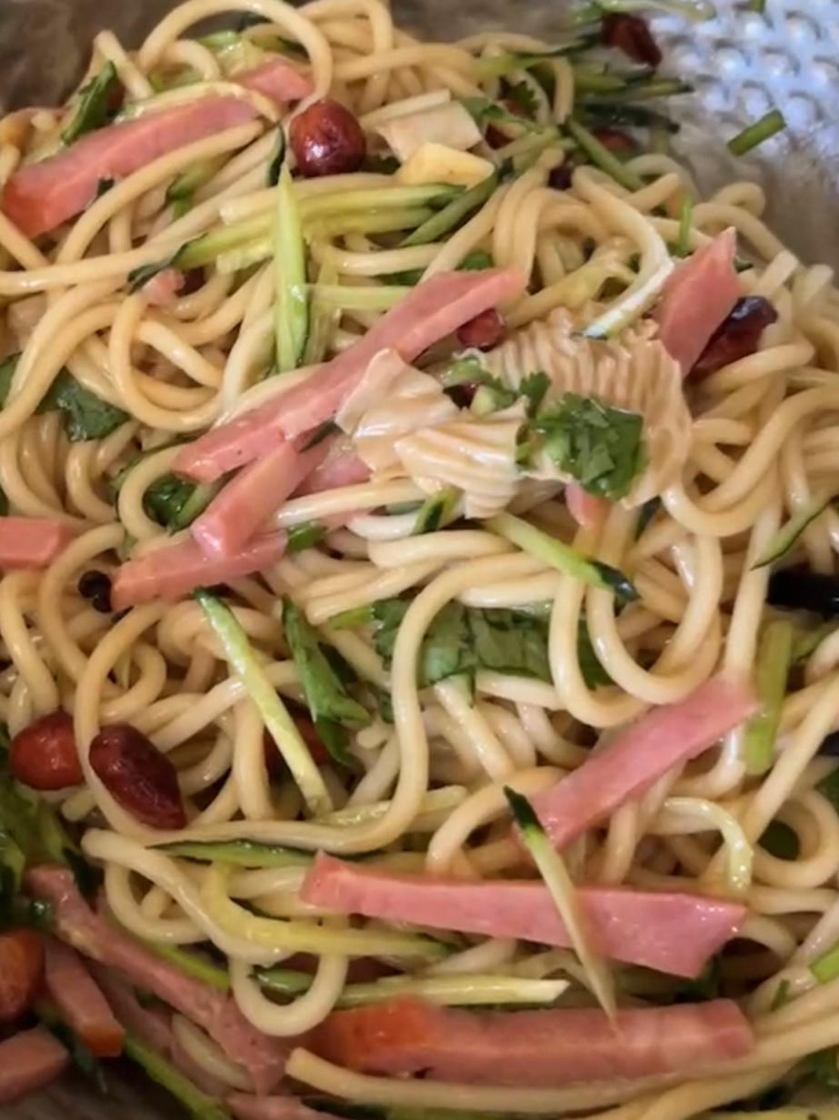 破防了，凉拌面居然这么好吃！！