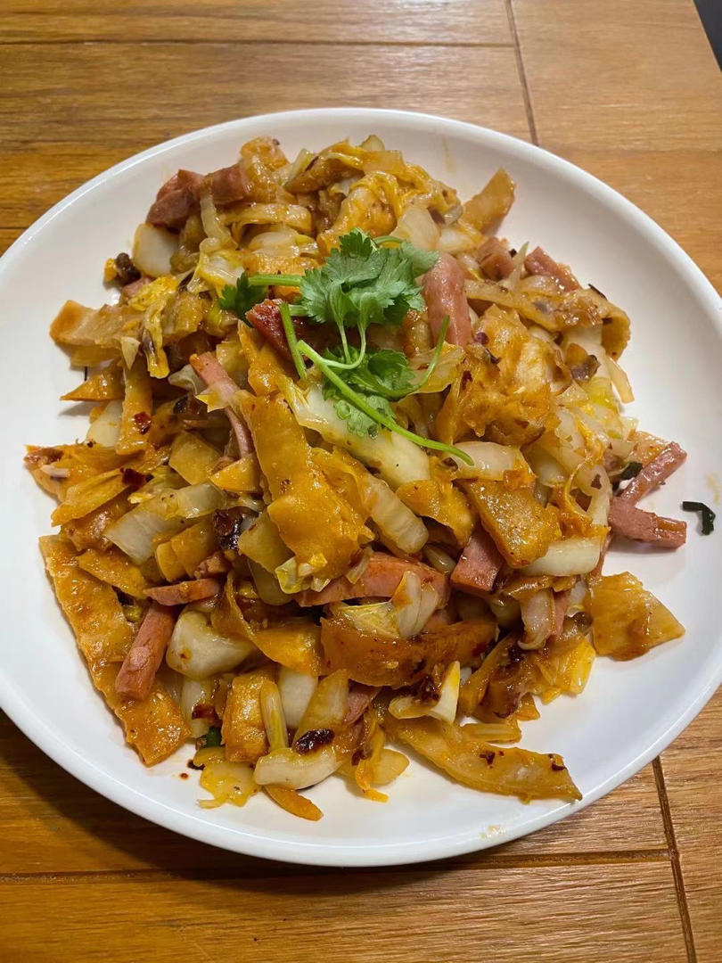 圆白菜肉炒饼