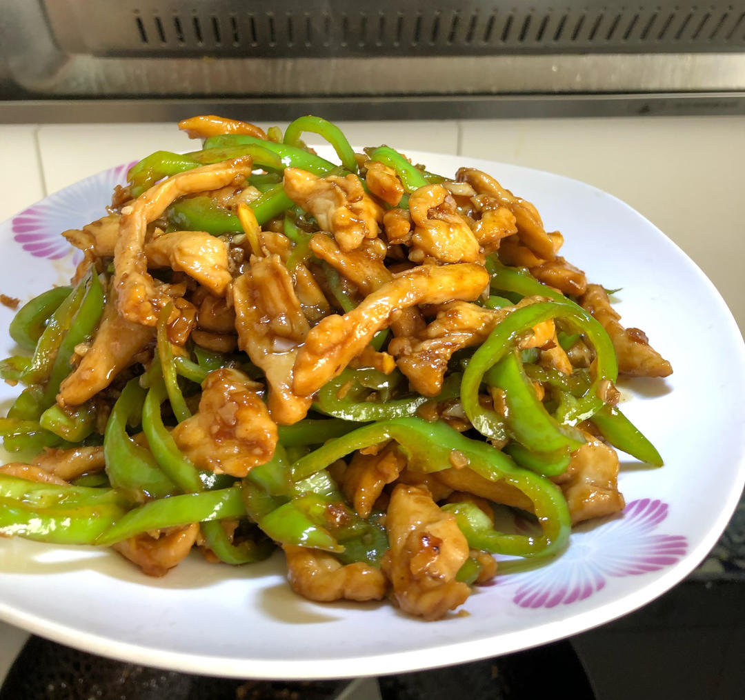 巨好吃的青椒炒鸡胸肉丝，超下饭