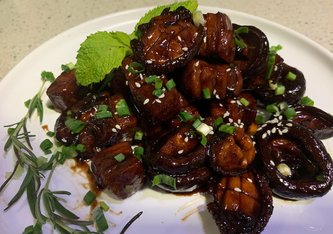 过年硬菜【鲍鱼红烧肉】