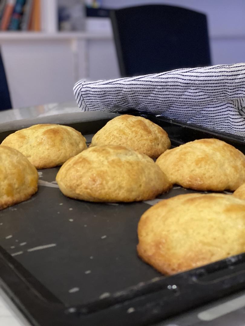 好吃到炸裂的港式菠萝包（附带制作酥皮的小视频）