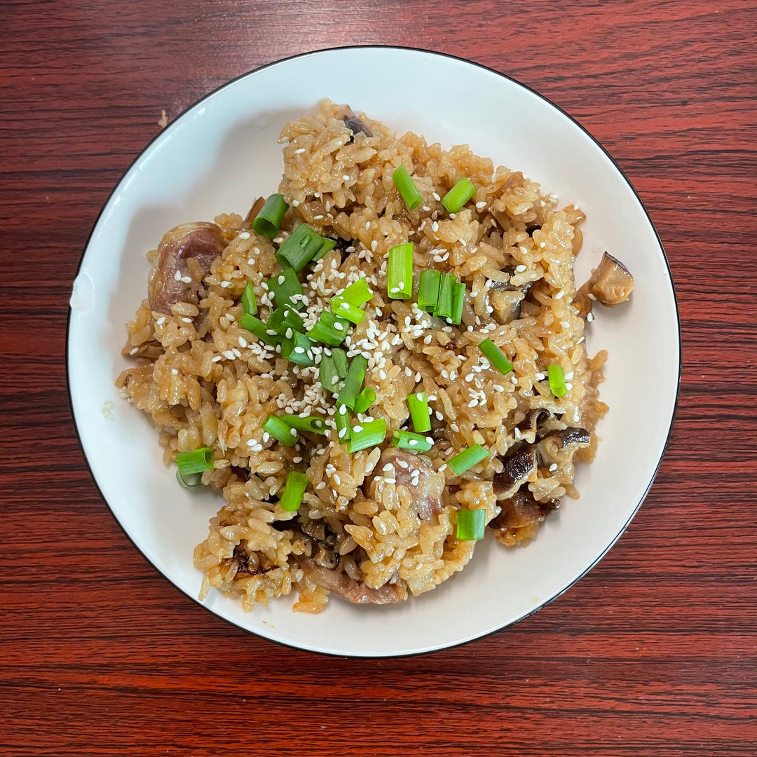 零难度❗超好吃❗电饭煲版香菇鸡腿焖饭