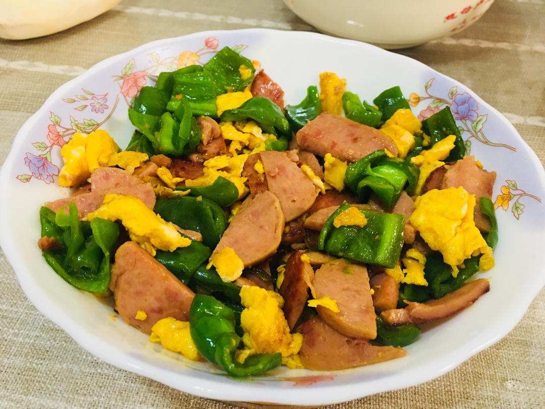 五分钟零失败❗️超好吃家常青椒火腿炒鸡蛋