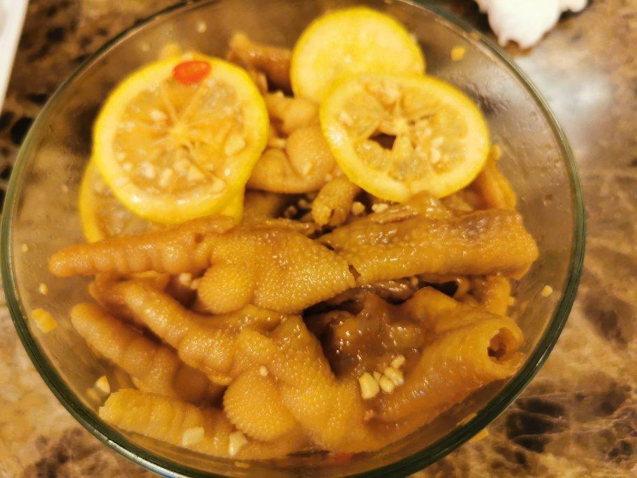 【酸辣无骨凤爪】