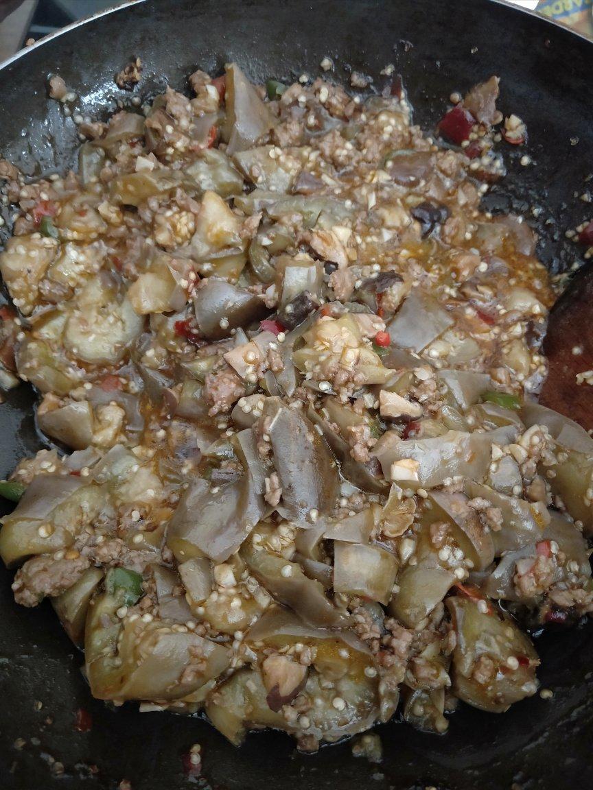 厨师长教你：“肉末烧茄子”的家常做法，口感软糯适合下饭，收藏