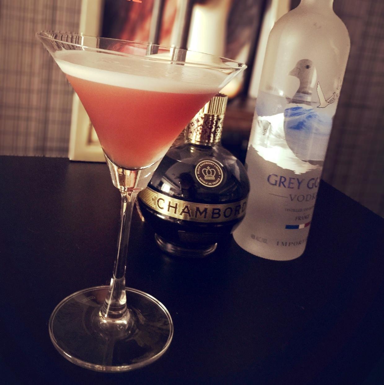 鸡尾酒☞法国马天尼（French Martini）