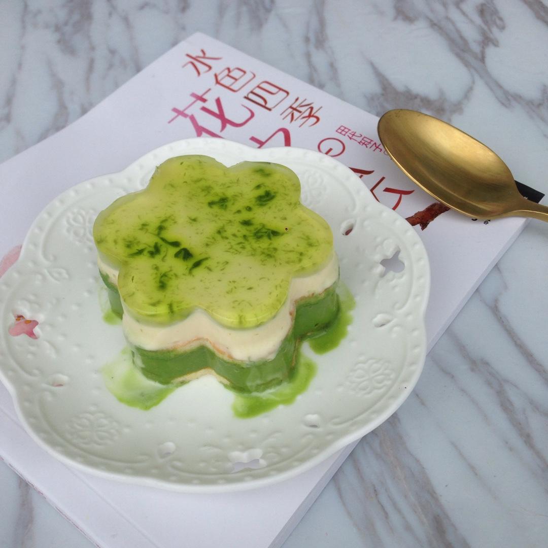 开心果慕斯配香草椰子慕斯
