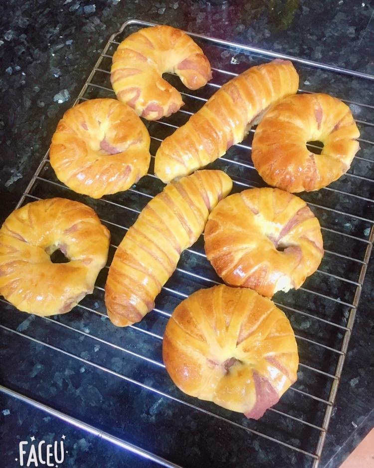 毛毛虫豆沙面包卷