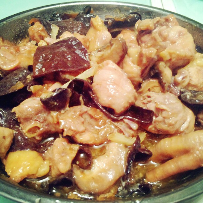 香菇蒸鸡腿肉