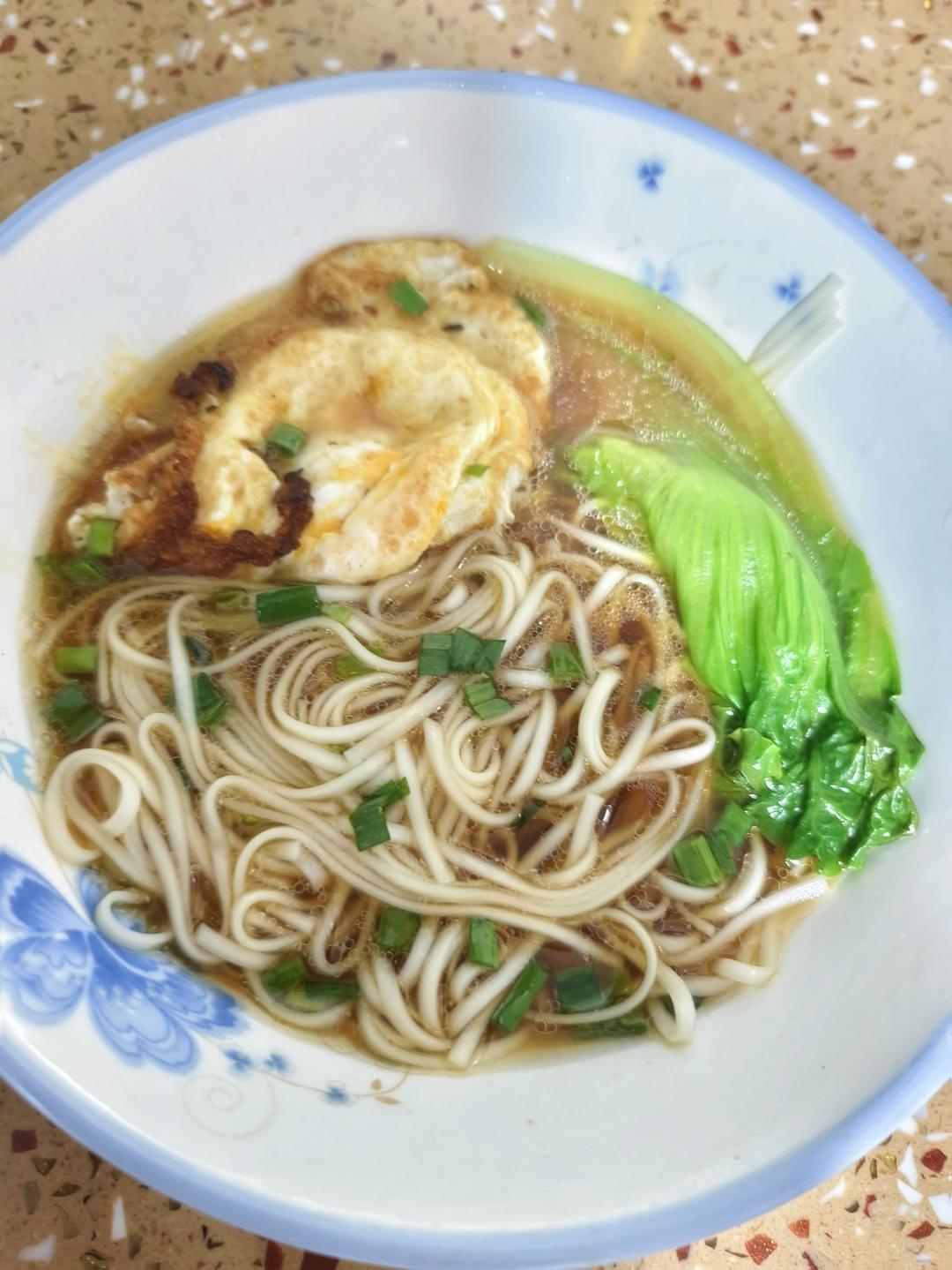 #清汤挂面/阳春面#10分钟快速搞定，连汤底都喝光光～