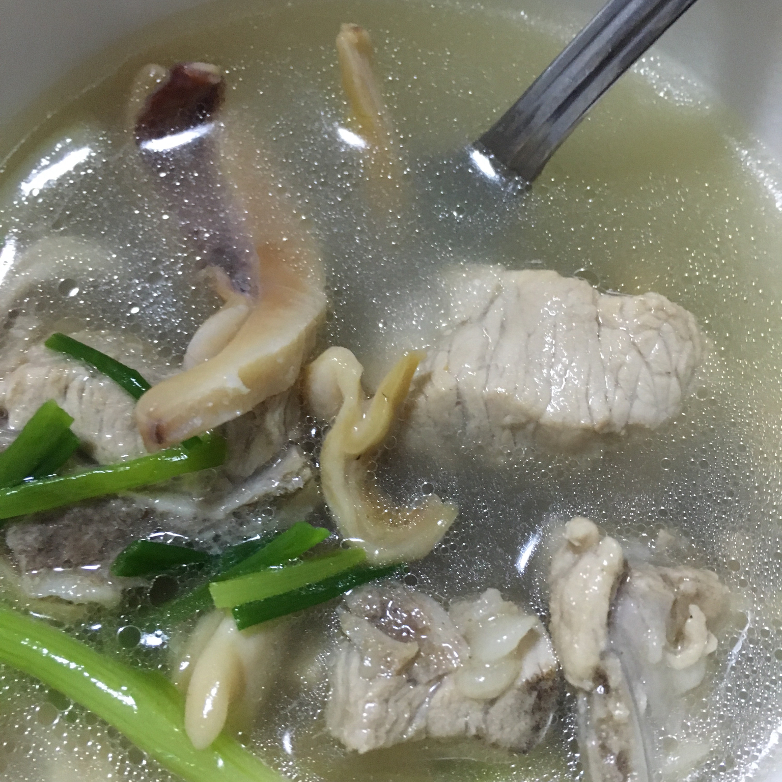 墨鱼排骨汤