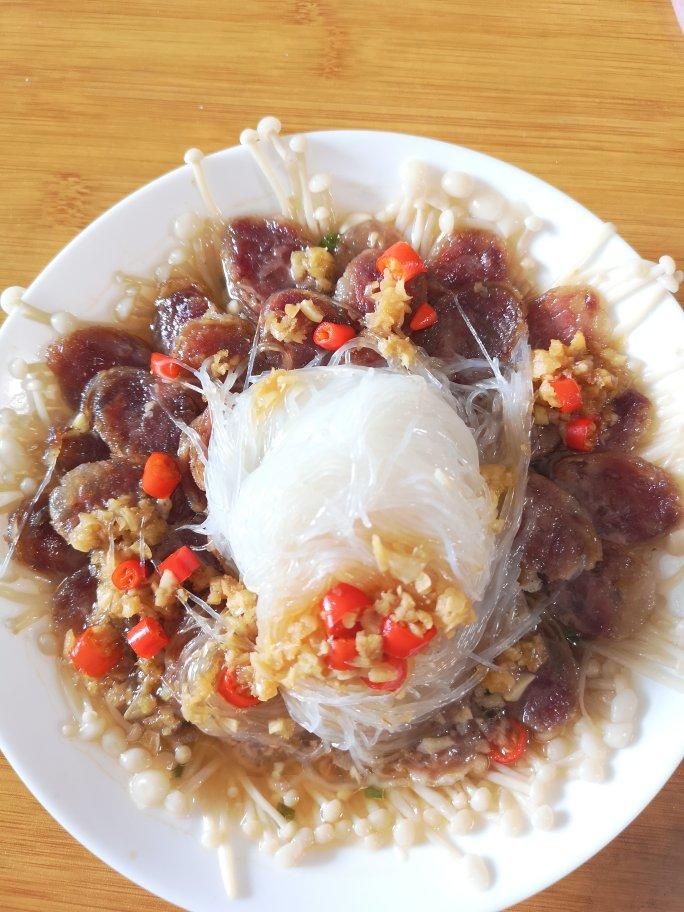 上桌待客颜值高—蒜蓉金针菇蒸腊肠